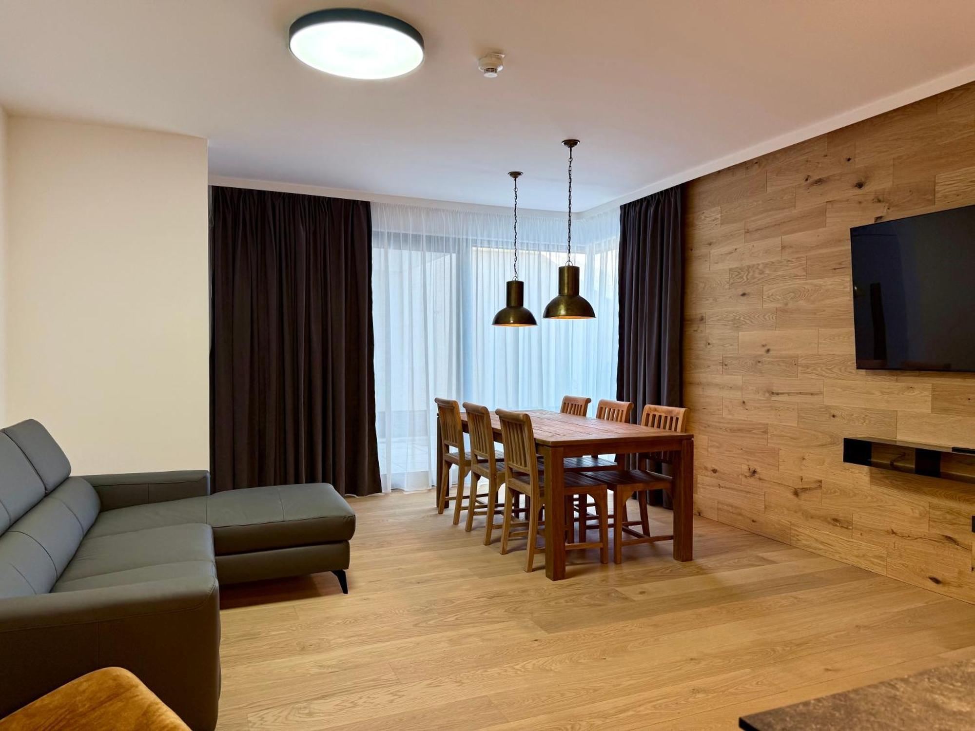 Elsa Spa Apartments Tux Room photo