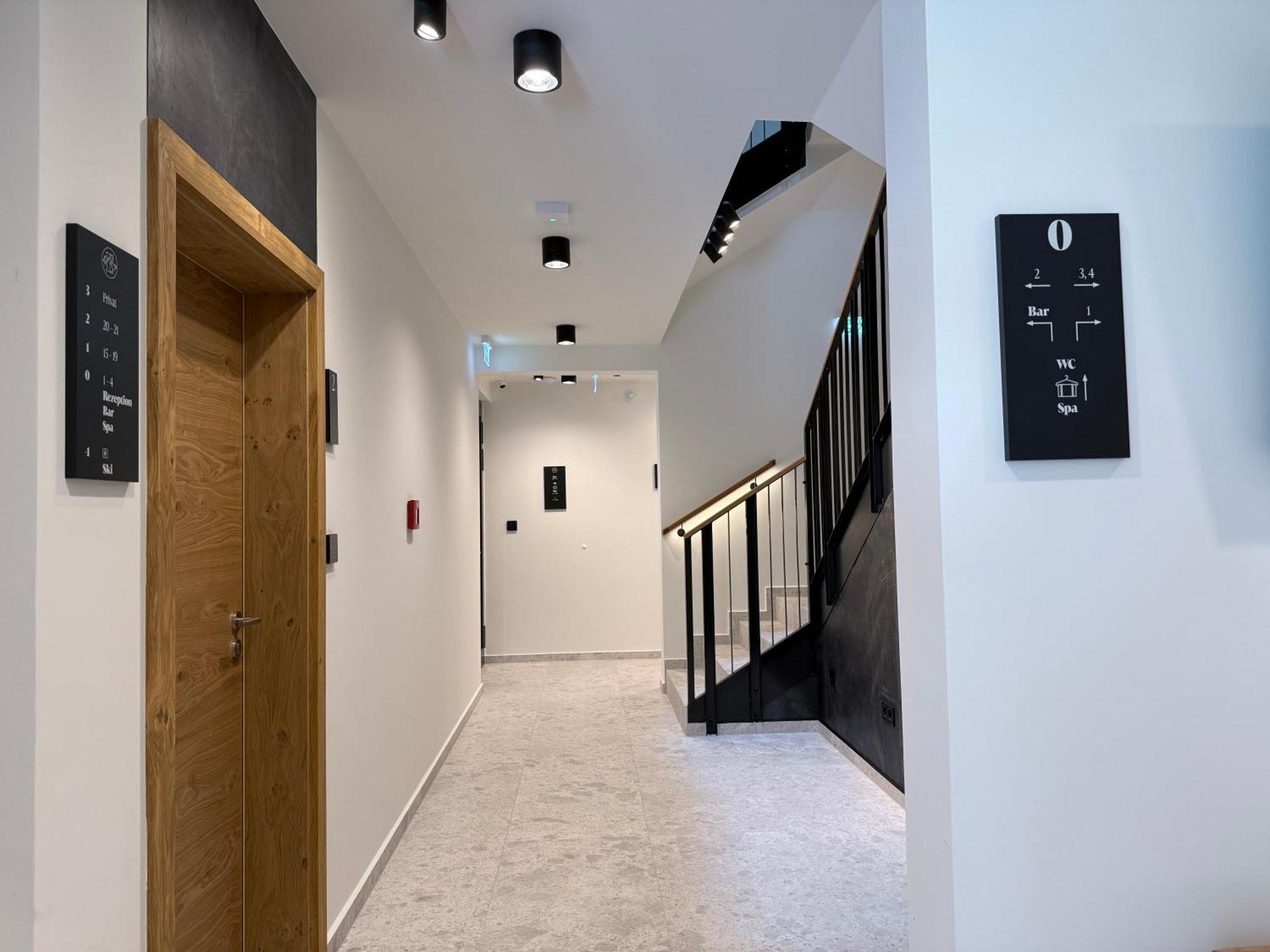 Elsa Spa Apartments Tux Exterior photo