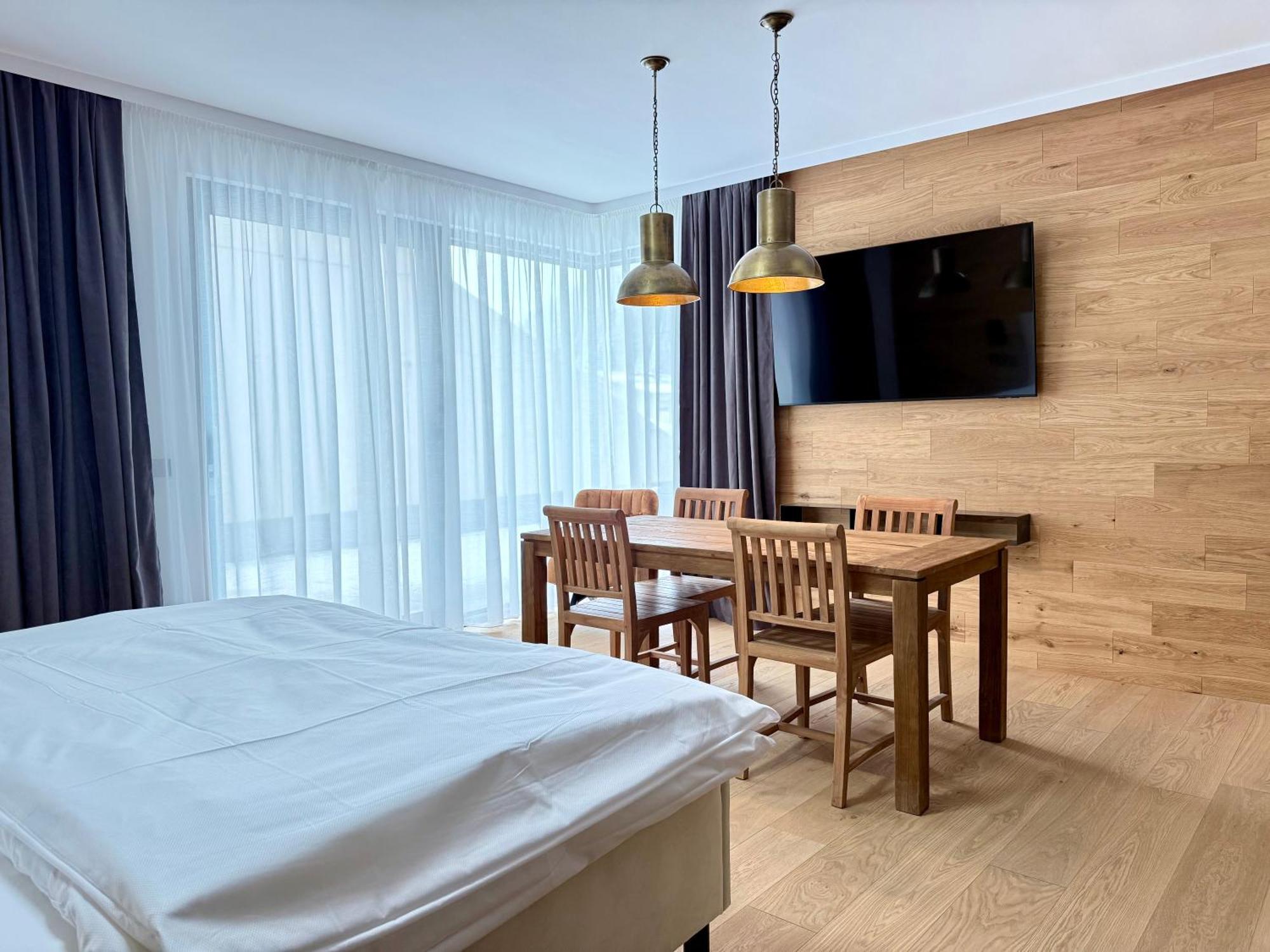 Elsa Spa Apartments Tux Room photo